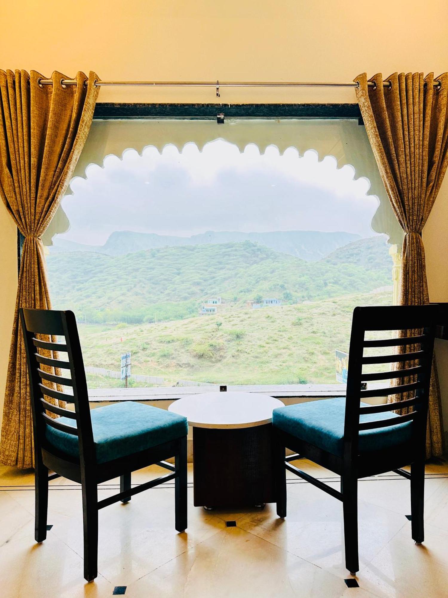 Mewar Palace Resort And Spa Udaipur Dış mekan fotoğraf