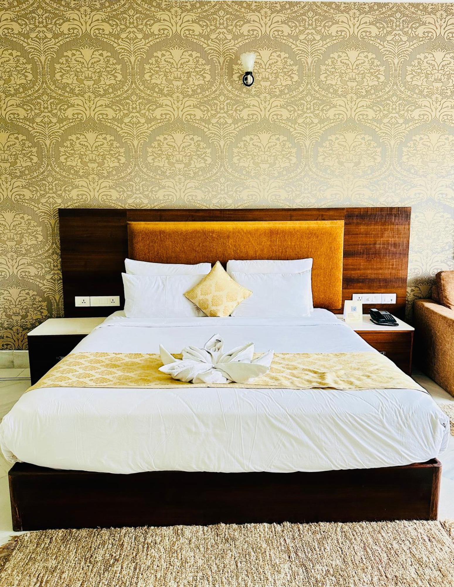 Mewar Palace Resort And Spa Udaipur Dış mekan fotoğraf
