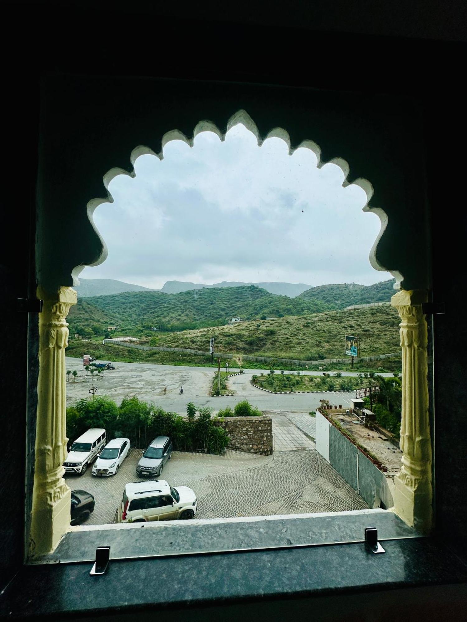 Mewar Palace Resort And Spa Udaipur Dış mekan fotoğraf